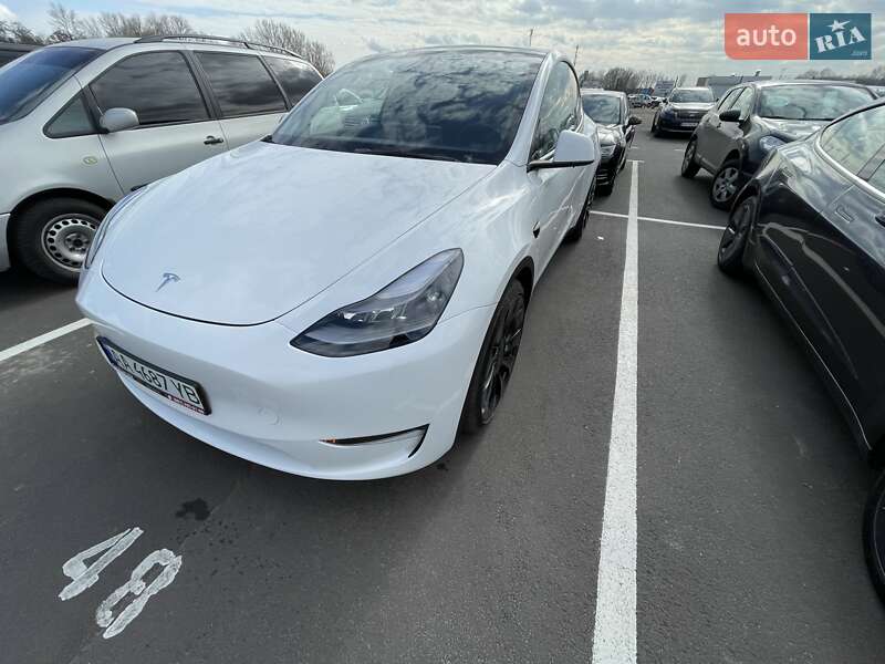 Внедорожник / Кроссовер Tesla Model Y 2023 в Киеве