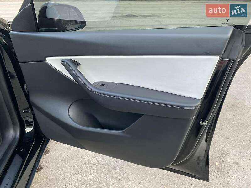 Внедорожник / Кроссовер Tesla Model Y 2022 в Полтаве