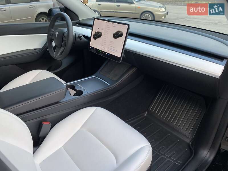 Внедорожник / Кроссовер Tesla Model Y 2022 в Полтаве