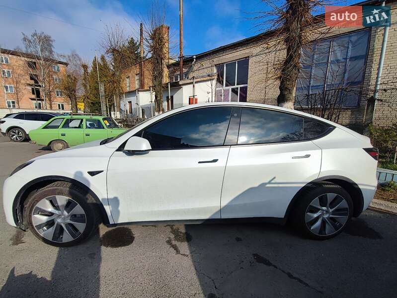 Внедорожник / Кроссовер Tesla Model Y 2021 в Ровно