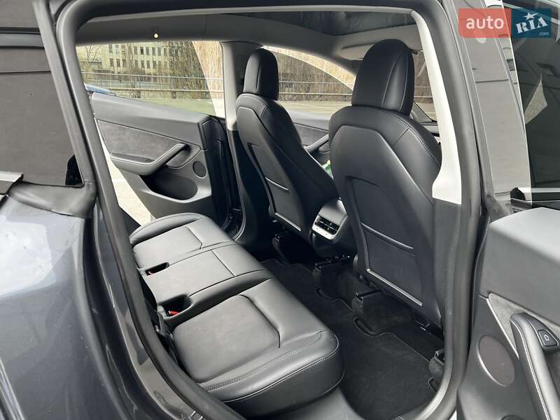 Внедорожник / Кроссовер Tesla Model Y 2022 в Киеве