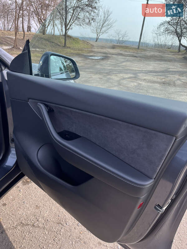 Внедорожник / Кроссовер Tesla Model Y 2021 в Харькове