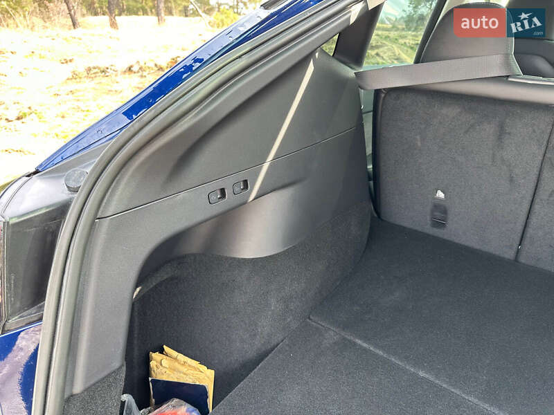 Позашляховик / Кросовер Tesla Model Y 2021 в Кам'янському