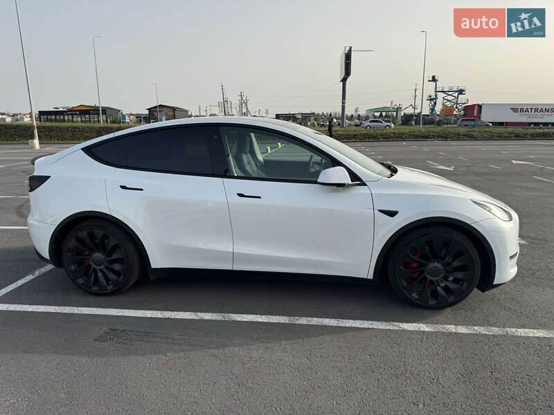 Позашляховик / Кросовер Tesla Model Y 2022 в Львові