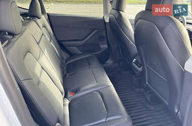 Позашляховик / Кросовер Tesla Model Y 2022 в Львові