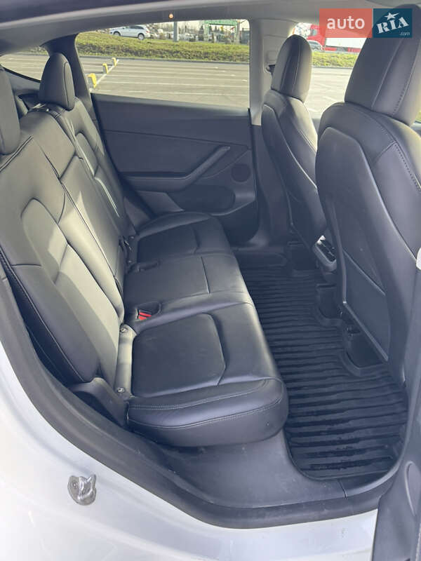 Позашляховик / Кросовер Tesla Model Y 2022 в Львові