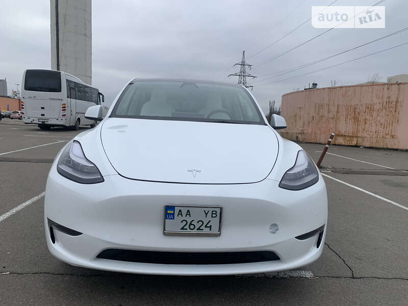 Tesla Model Y 2021
