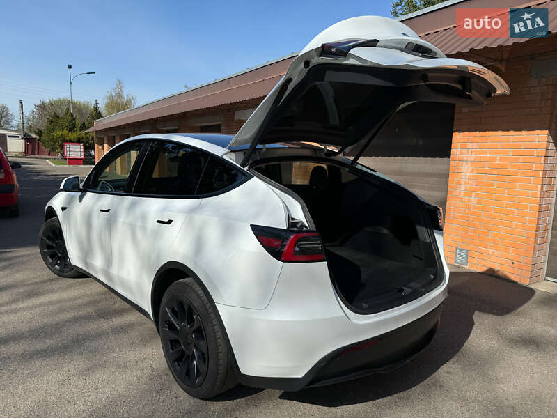 Позашляховик / Кросовер Tesla Model Y 2020 в Черкасах