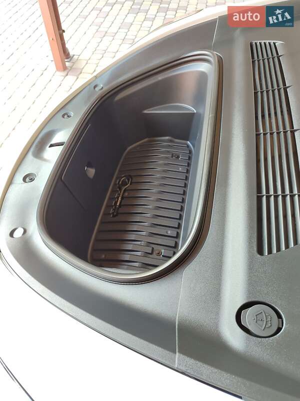 Внедорожник / Кроссовер Tesla Model Y 2022 в Запорожье