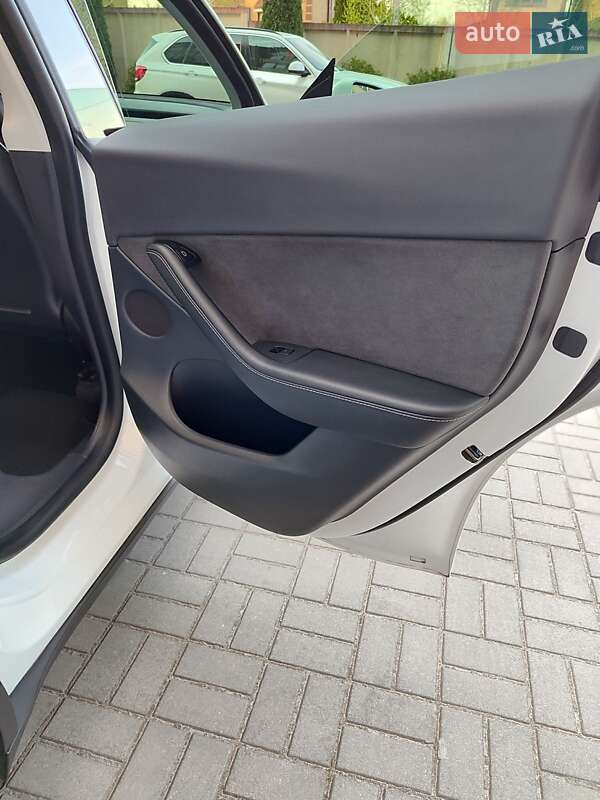 Внедорожник / Кроссовер Tesla Model Y 2022 в Запорожье