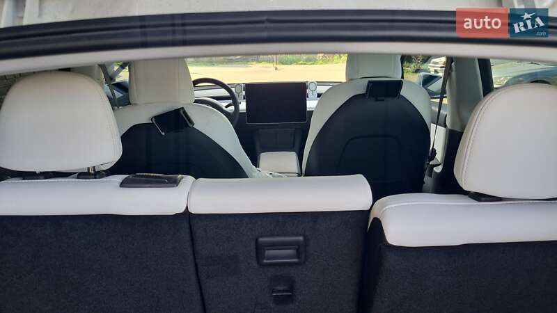 Позашляховик / Кросовер Tesla Model Y 2022 в Львові