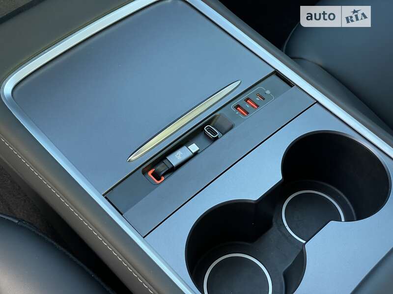 Позашляховик / Кросовер Tesla Model Y 2023 в Івано-Франківську