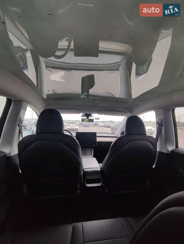 Позашляховик / Кросовер Tesla Model Y 2022 в Львові