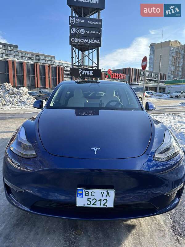 Tesla Model Y 2022