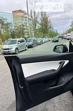 Позашляховик / Кросовер Tesla Model Y 2021 в 