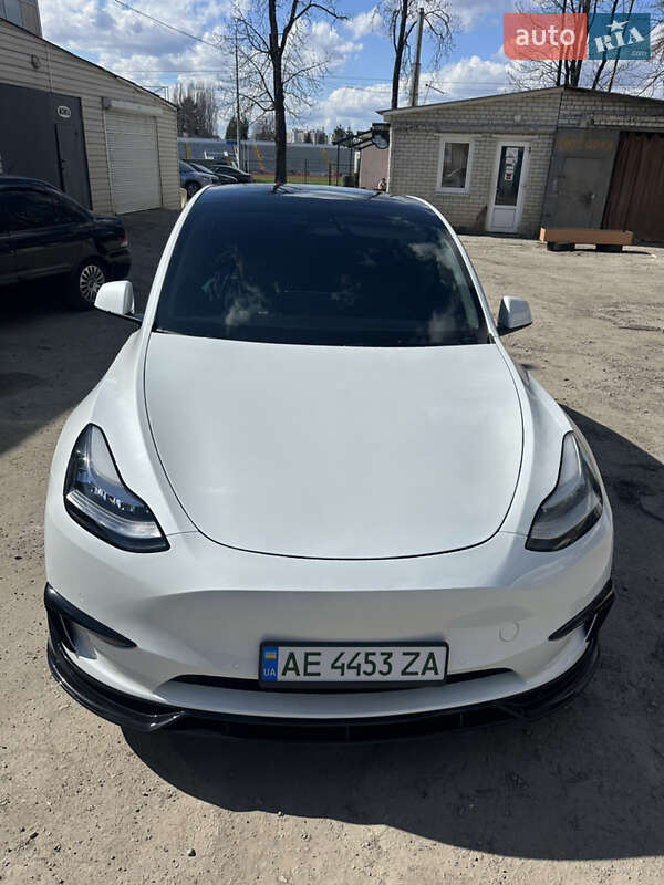 Tesla Model Y 2022