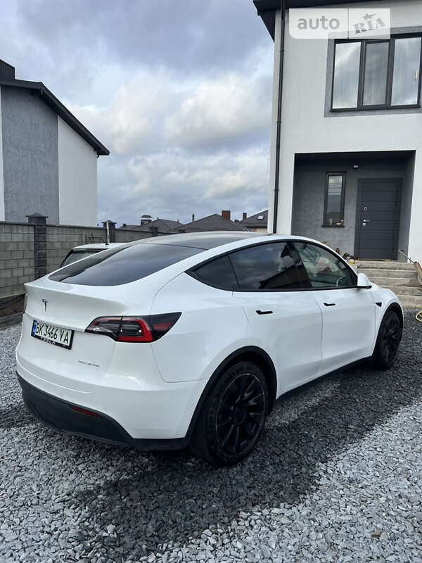 Внедорожник / Кроссовер Tesla Model Y 2020 в Ровно