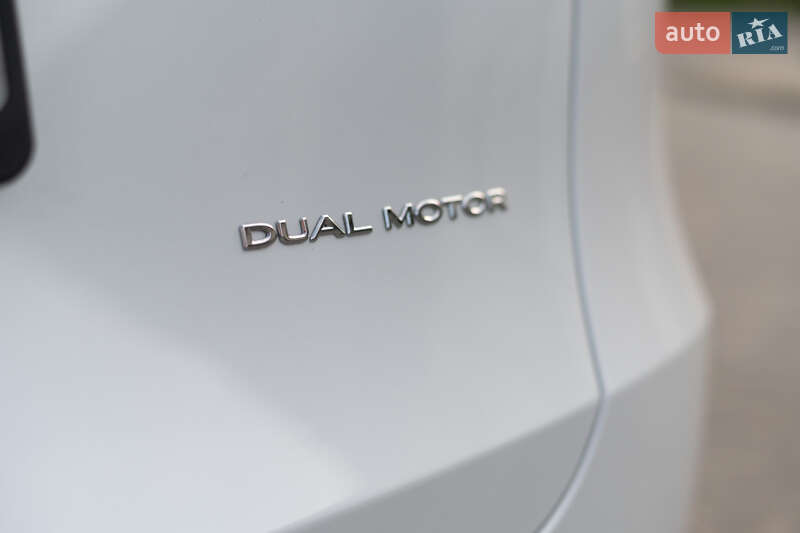 Внедорожник / Кроссовер Tesla Model Y 2023 в Днепре