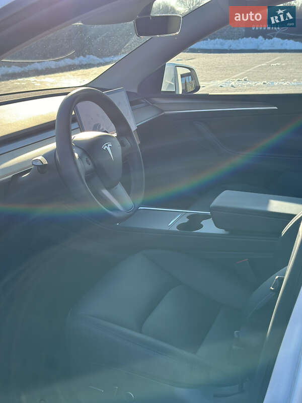 Внедорожник / Кроссовер Tesla Model Y 2022 в Мукачево