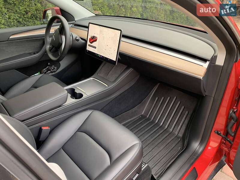 Позашляховик / Кросовер Tesla Model Y 2023 в Львові