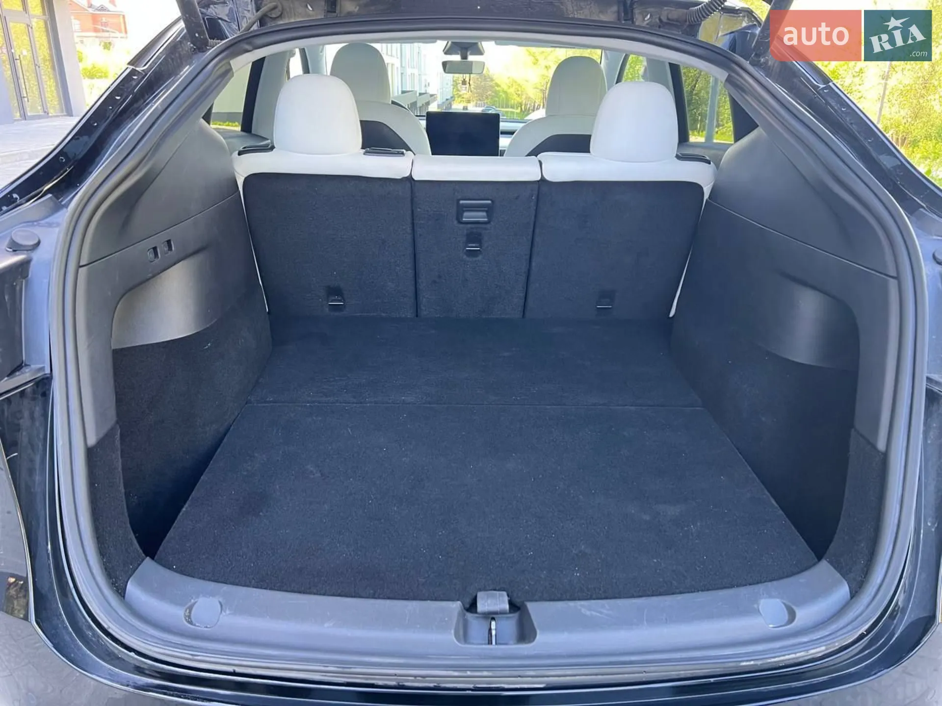2020 Tesla Model Y - мініатюра 3