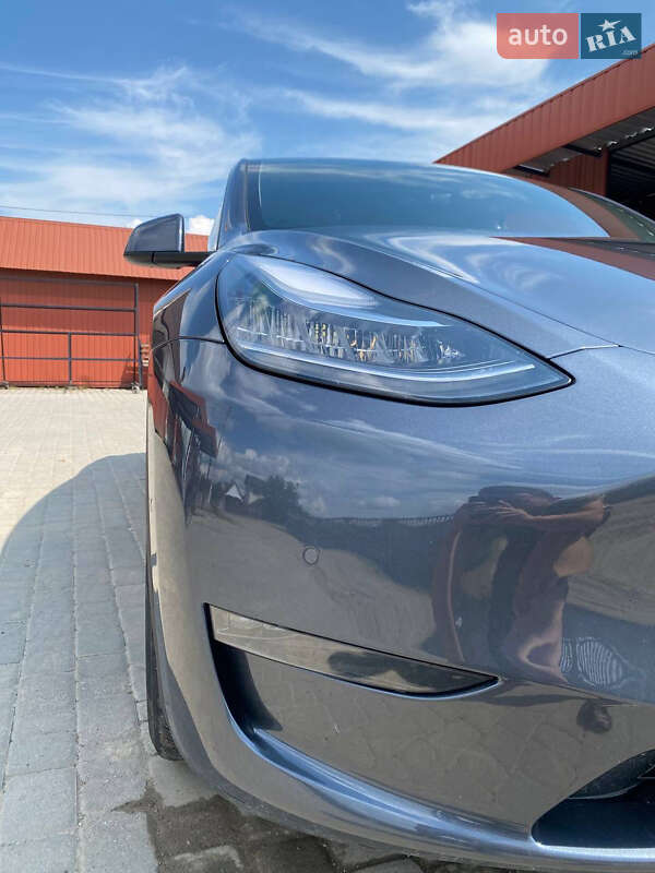 Внедорожник / Кроссовер Tesla Model Y 2021 в Косове