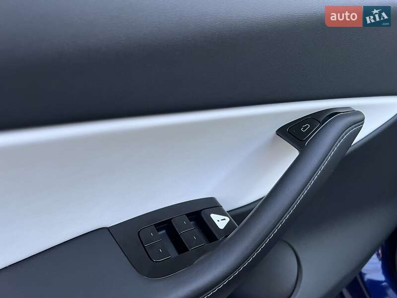 Позашляховик / Кросовер Tesla Model Y 2020 в Києві