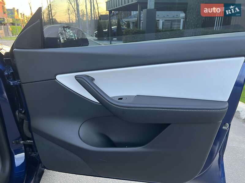 Позашляховик / Кросовер Tesla Model Y 2020 в Києві