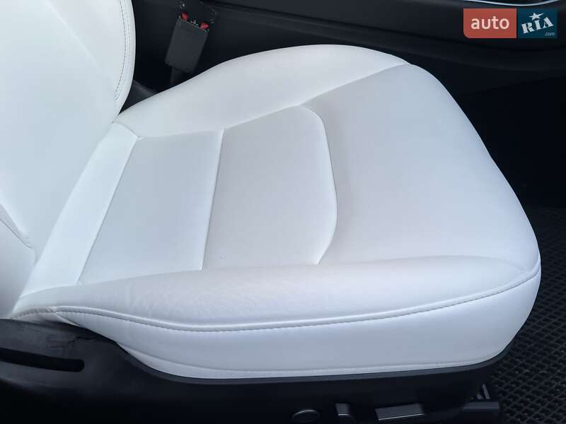 Позашляховик / Кросовер Tesla Model Y 2020 в Києві