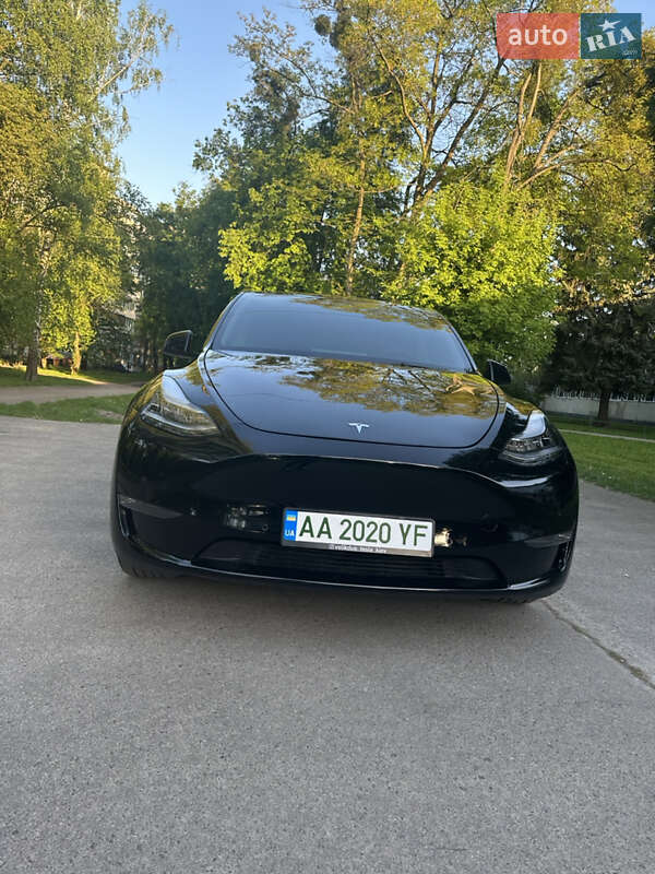 Внедорожник / Кроссовер Tesla Model Y 2021 в Киеве