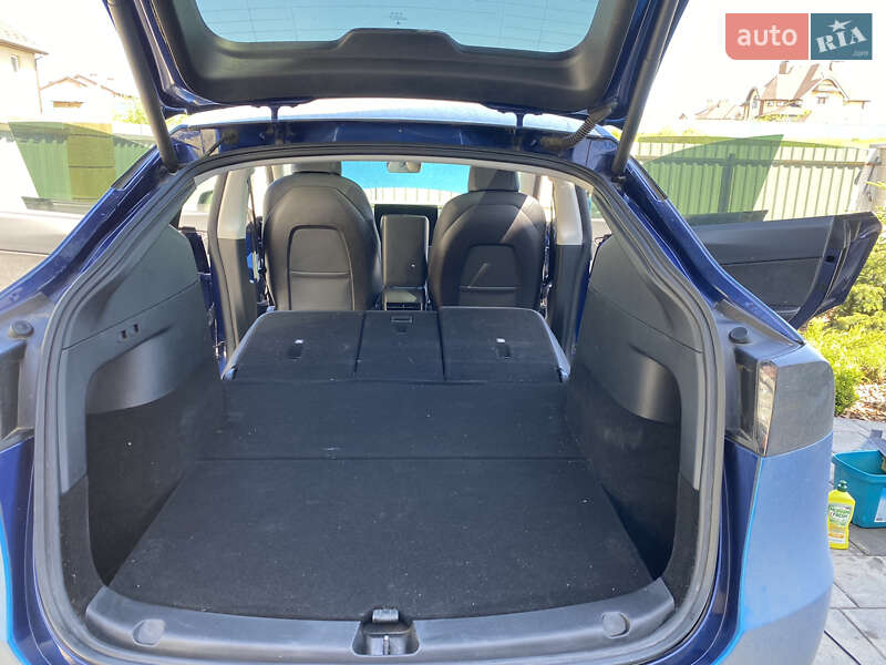 Позашляховик / Кросовер Tesla Model Y 2021 в Києві