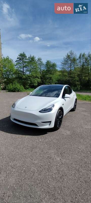 Внедорожник / Кроссовер Tesla Model Y 2023 в Львове
