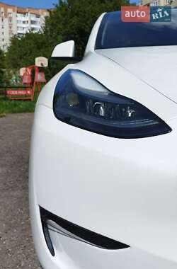 Внедорожник / Кроссовер Tesla Model Y 2023 в Львове