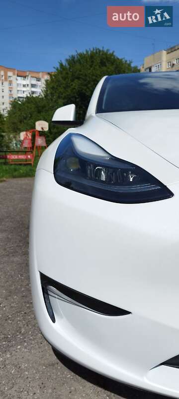 Внедорожник / Кроссовер Tesla Model Y 2023 в Львове