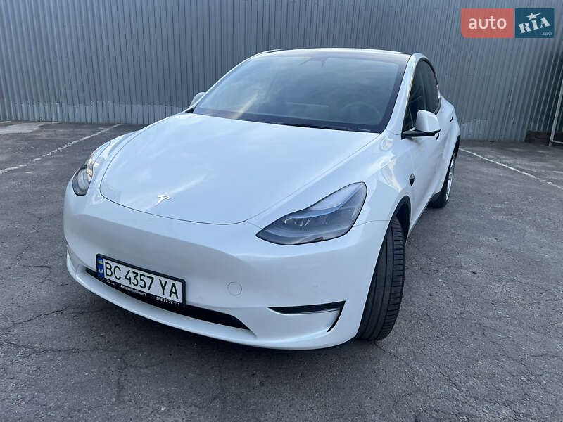 Tesla Model Y 2022