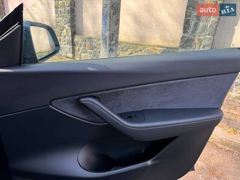 Позашляховик / Кросовер Tesla Model Y 2021 в Львові фото 26 Позашляховик / Кросовер Tesla Model Y 2021 в Львові