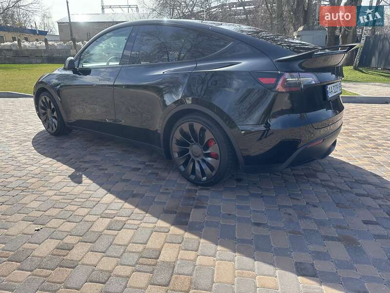 Внедорожник / Кроссовер Tesla Model Y 2021 в Броварах