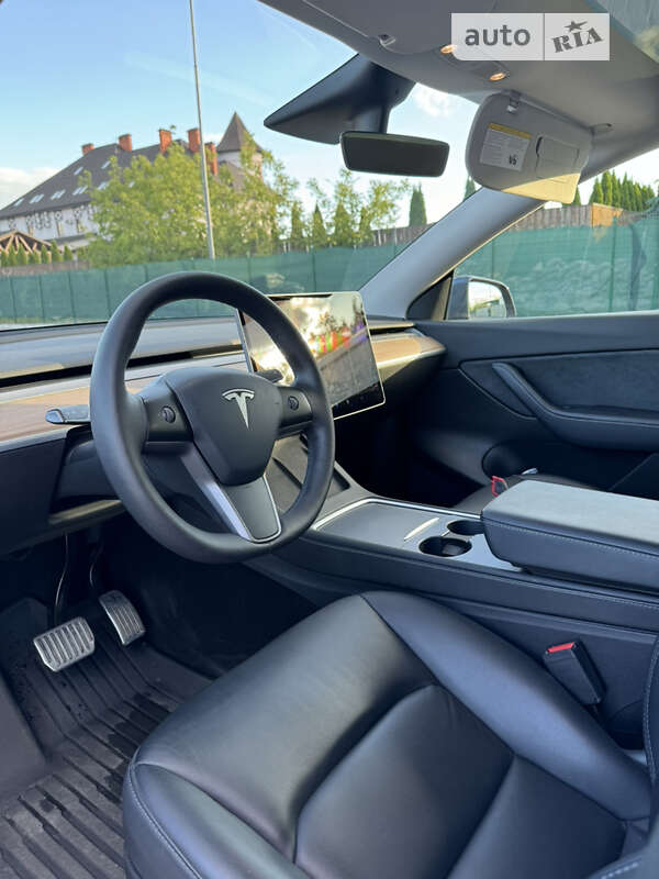 Позашляховик / Кросовер Tesla Model Y 2021 в Львові