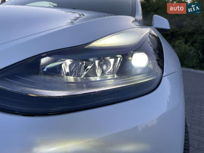 Позашляховик / Кросовер Tesla Model Y 2022 в Хмельницькому