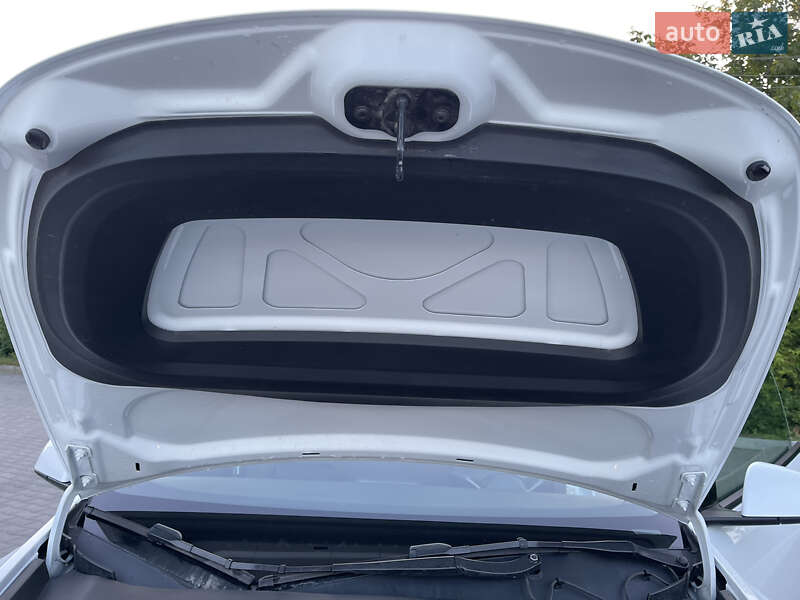 Позашляховик / Кросовер Tesla Model Y 2022 в Хмельницькому
