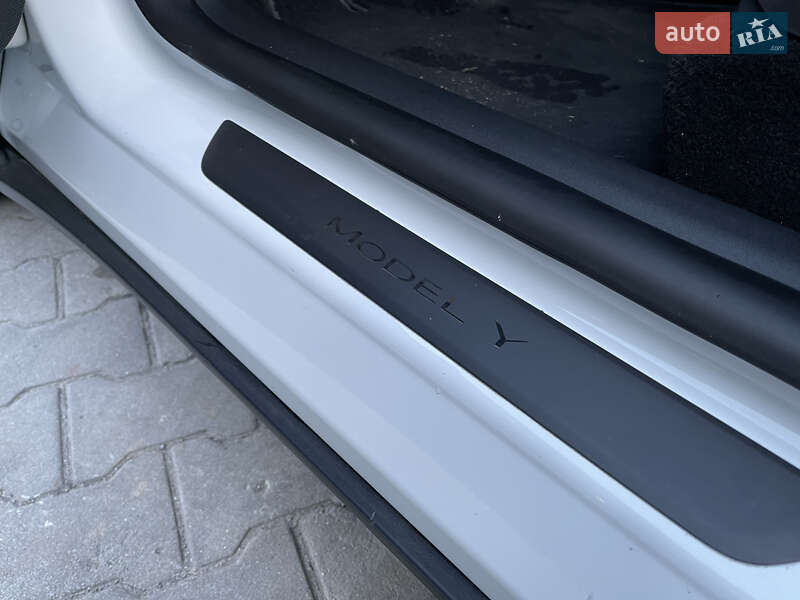 Позашляховик / Кросовер Tesla Model Y 2022 в Хмельницькому