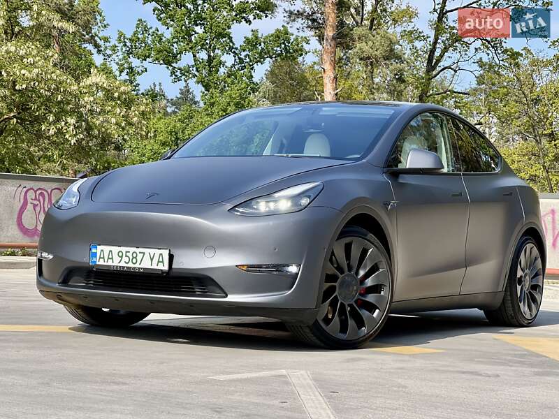 Внедорожник / Кроссовер Tesla Model Y 2022 в Киеве