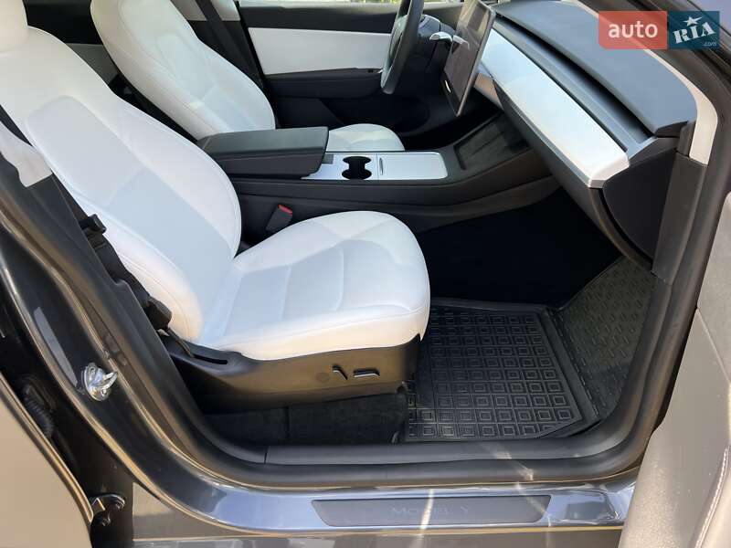 Внедорожник / Кроссовер Tesla Model Y 2022 в Киеве