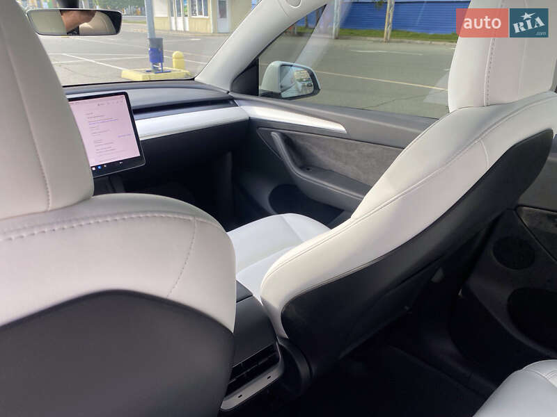 Внедорожник / Кроссовер Tesla Model Y 2022 в Киеве