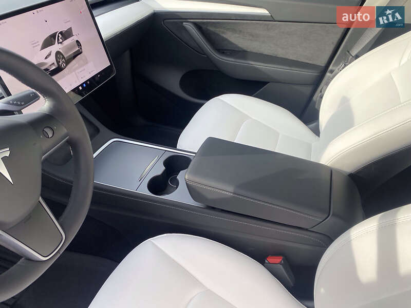 Внедорожник / Кроссовер Tesla Model Y 2022 в Киеве
