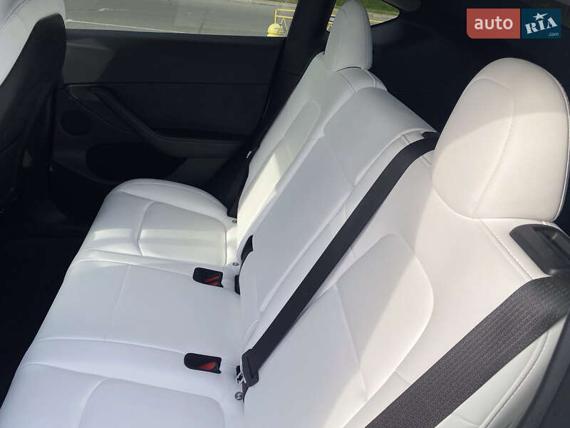 Внедорожник / Кроссовер Tesla Model Y 2022 в Киеве