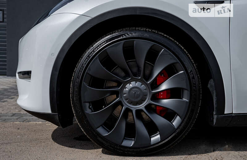 Внедорожник / Кроссовер Tesla Model Y 2022 в Киеве
