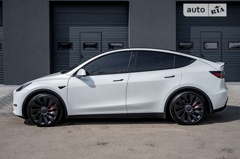 Внедорожник / Кроссовер Tesla Model Y 2022 в Киеве