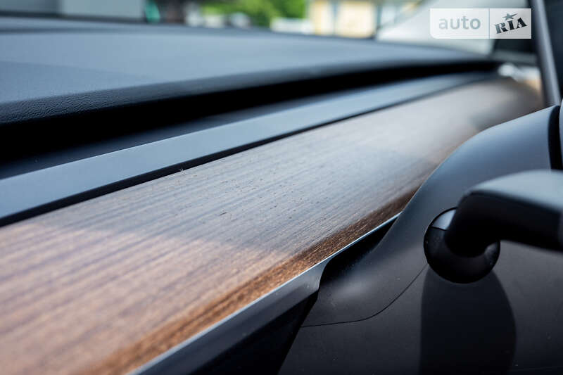 Внедорожник / Кроссовер Tesla Model Y 2022 в Киеве