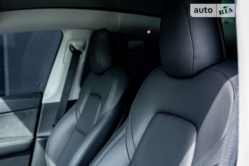 Внедорожник / Кроссовер Tesla Model Y 2022 в Киеве